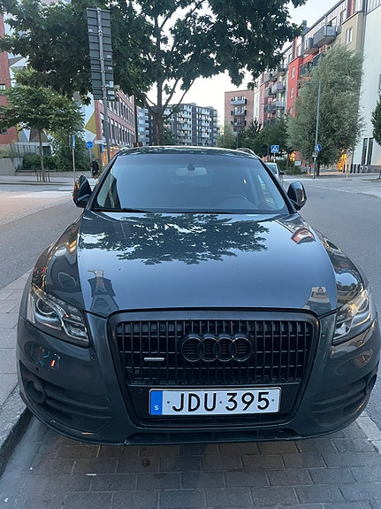 Audi Q5 2 of 9
