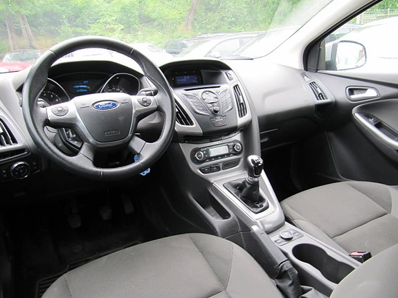 Ford Focus 7 of 15