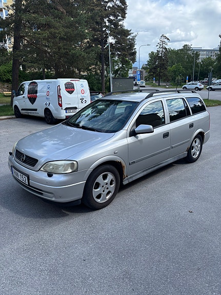 Opel Astra 2 of 5