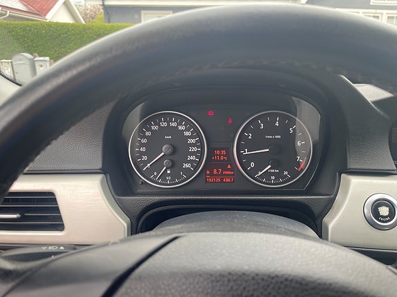 BMW 325i 4 of 5