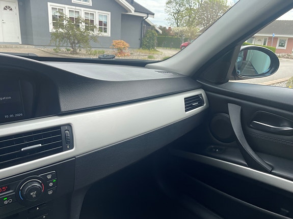 BMW 325i 12 of 13