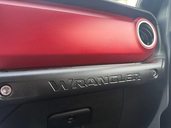 Jeep Wrangler Unlimited 6 of 17