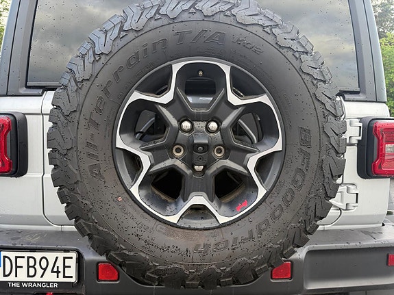 Jeep Wrangler Unlimited 10 of 17