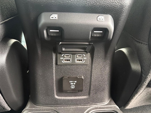 Jeep Wrangler Unlimited 13 of 17