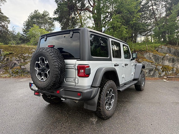 Jeep Wrangler Unlimited 2 of 5