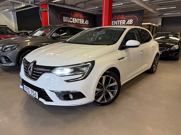 Renault Megane IV 2 of 5