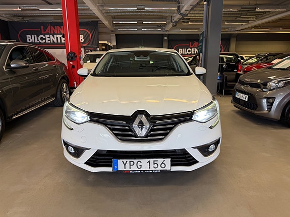 Renault Megane IV 4 of 5