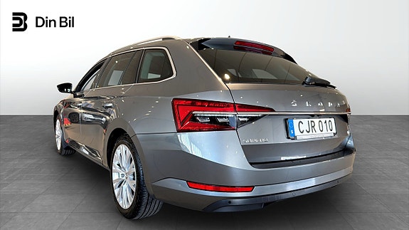 Skoda Superb 3 of 5