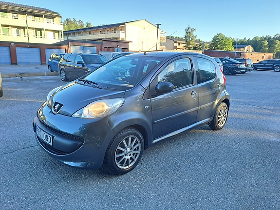 Peugeot 107 2 of 5