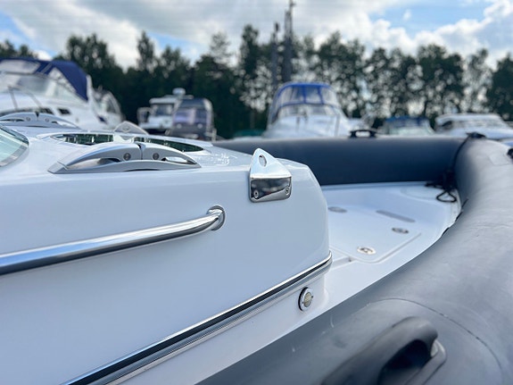 Goldfish 28 RIB -02 | Mercruiser 496 MAG MPI H.O 425hk 9 of 12