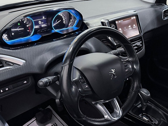 Peugeot 2008 2 of 5