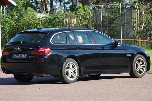 BMW 520d 4 of 5