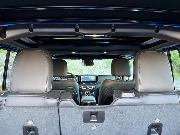 Jeep Wrangler Unlimited 19 of 19