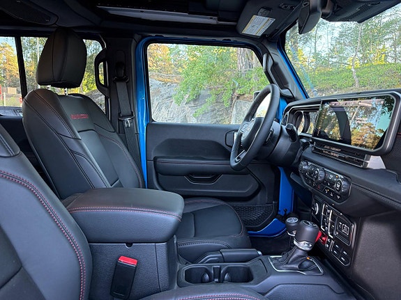 Jeep Wrangler Unlimited 4 of 5
