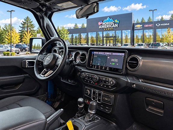 Jeep Wrangler 14 of 24