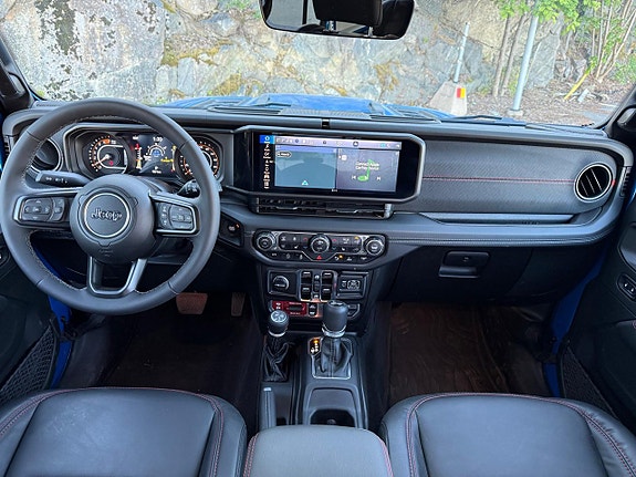 Jeep Wrangler Unlimited 6 of 19