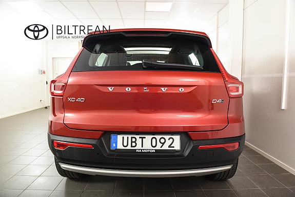 Volvo XC40 4 of 5