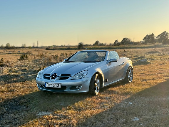 Mercedes-Benz SLK350 2 of 5