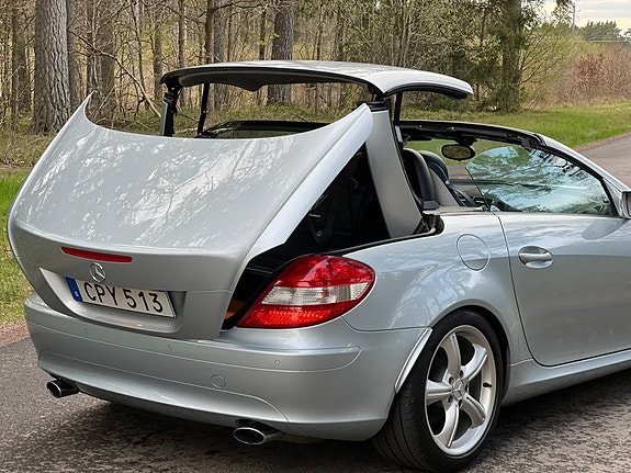 Mercedes-Benz SLK350 5 of 5