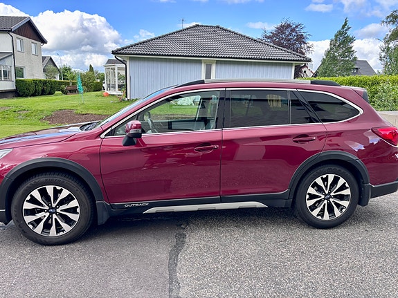 Subaru Outback 2 of 3