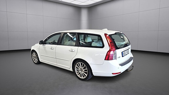 Volvo V50 4 of 11