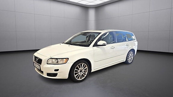 Volvo V50 3 of 11