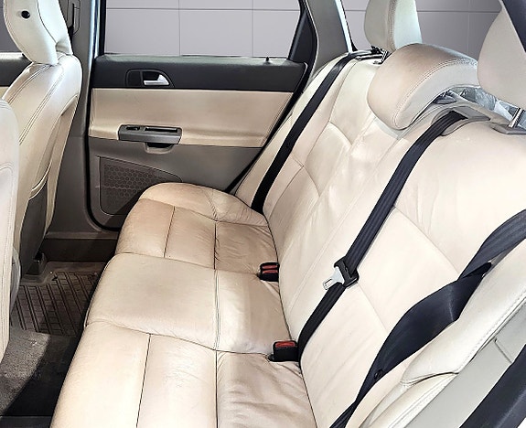 Volvo V50 10 of 11
