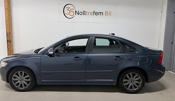 Volvo S40 2 of 5