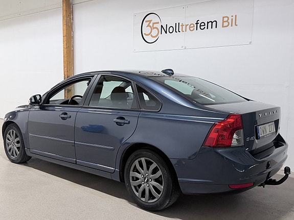Volvo S40 3 of 5