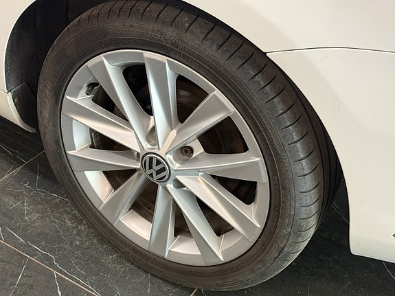 Volkswagen Passat 23 of 23