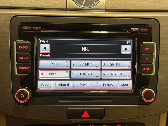 Volkswagen Passat 17 of 23