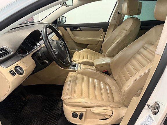 Volkswagen Passat 8 of 23