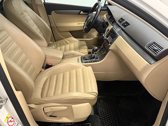 Volkswagen Passat 22 of 23