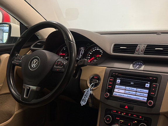 Volkswagen Passat 21 of 23