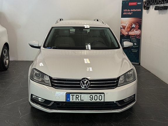 Volkswagen Passat 2 of 23