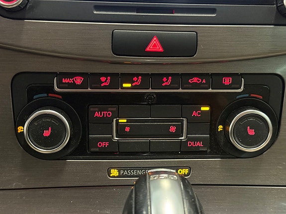 Volkswagen Passat 18 of 23