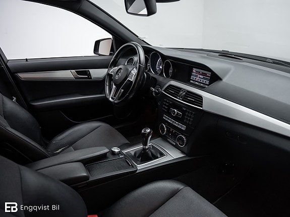 Mercedes-Benz C200 24 of 30