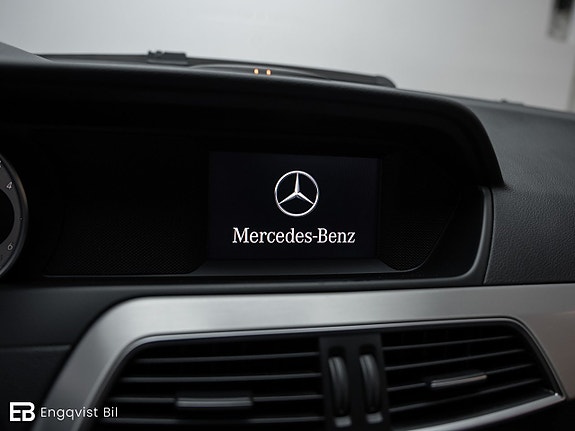 Mercedes-Benz C200 20 of 30