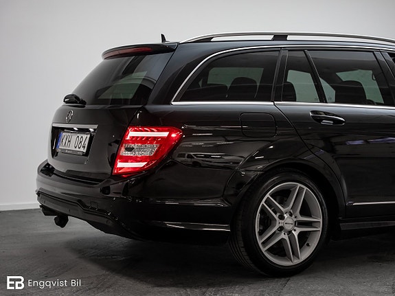 Mercedes-Benz C200 10 of 30