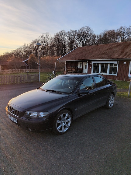 Volvo S60 4 of 5