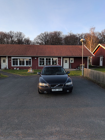 Volvo S60 2 of 5