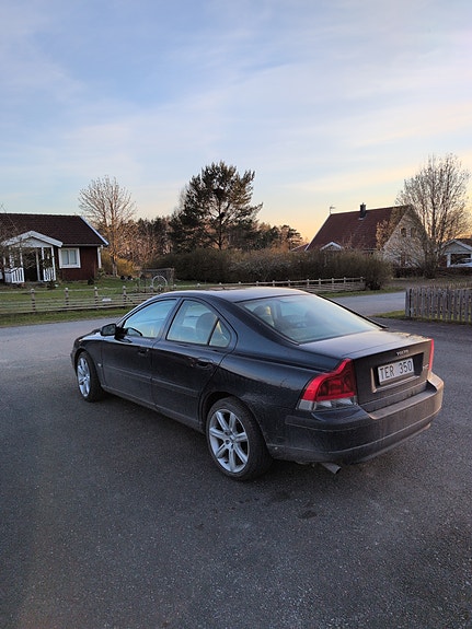 Volvo S60 3 of 5