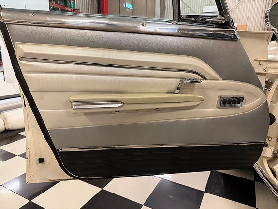 DeSoto Adventurer 12 of 22