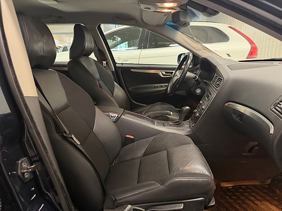 Volvo V70 14 of 27