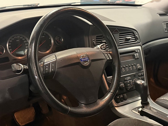 Volvo V70 9 of 27
