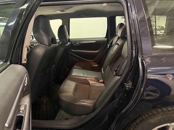 Volvo V70 12 of 27