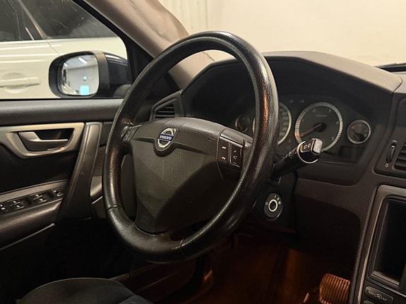Volvo V70 21 of 27
