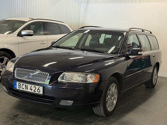 Volvo V70 3 of 27