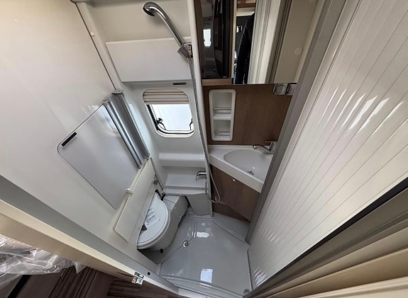 Malibu Carthago 640 LE GT skyview 4 of 14