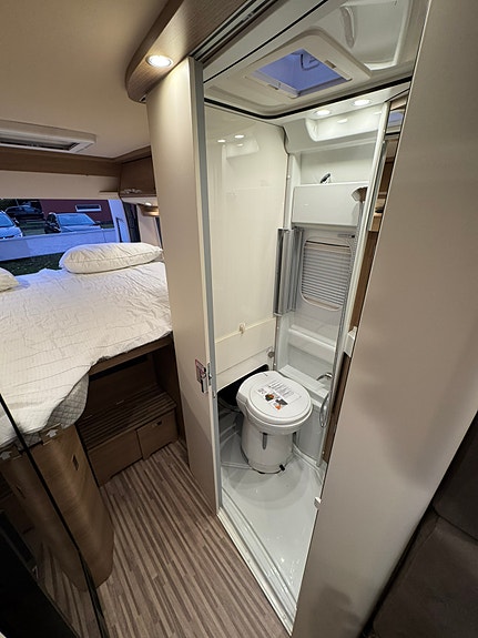 Malibu Carthago 640 LE GT skyview 14 of 14